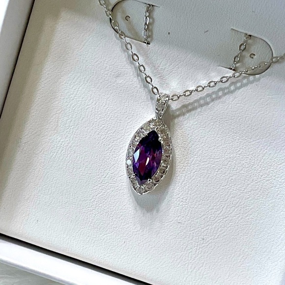 Bomb Party Crystal Pendant and Chain NIB Purple Clear - Picture 6 of 8